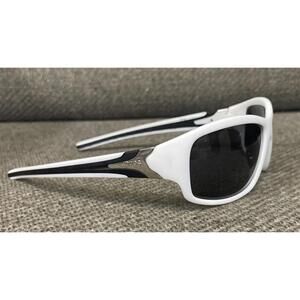Pugs Style A4 Sunglasses Grey Lens, White Frame